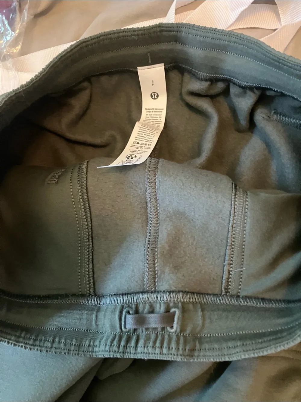 NWT Lululemon Loungeful Classic-Fit HR Sweatpant, S, Palm Deco